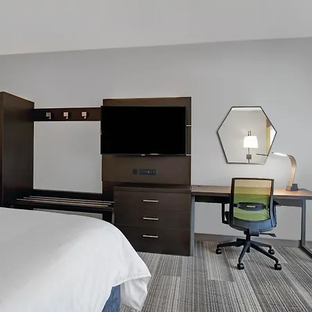 Holiday Inn Express - Milwaukee Downtown By Ihg-3